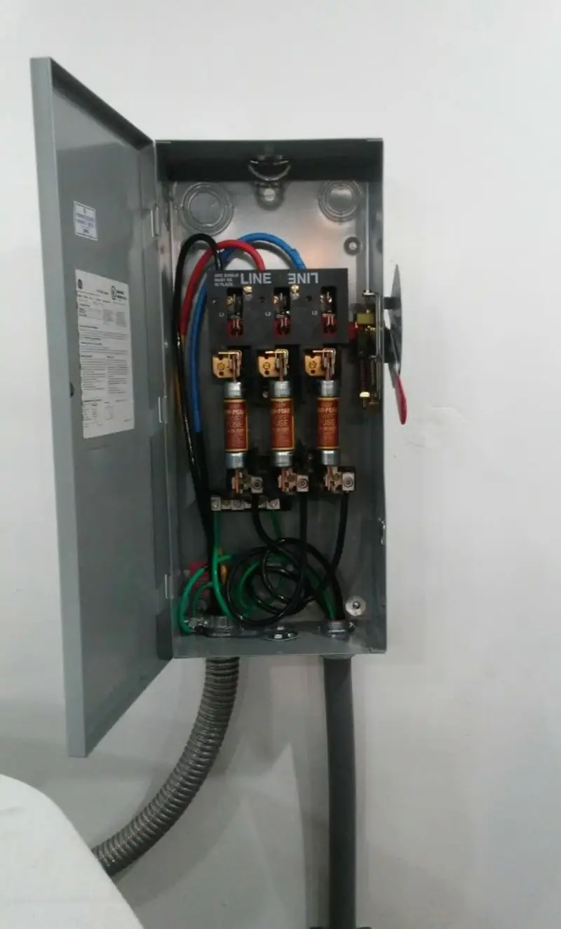 Three-phase disconnect switch installed for Smoke Detector Installation in Granite Falls